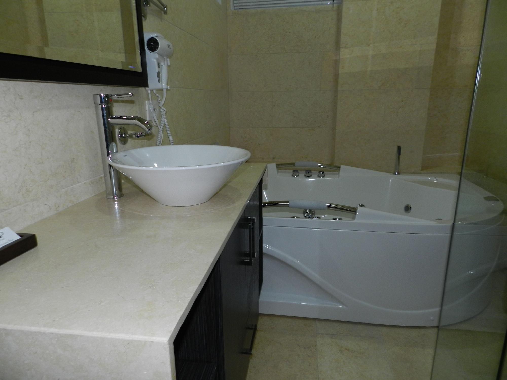 Hotel Bolivariana Plaza 5*