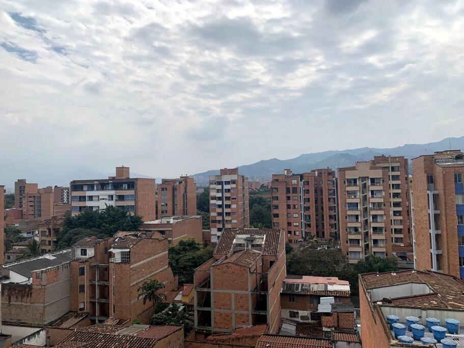 Apartment Large Pent House Near Poblado With Free Parking