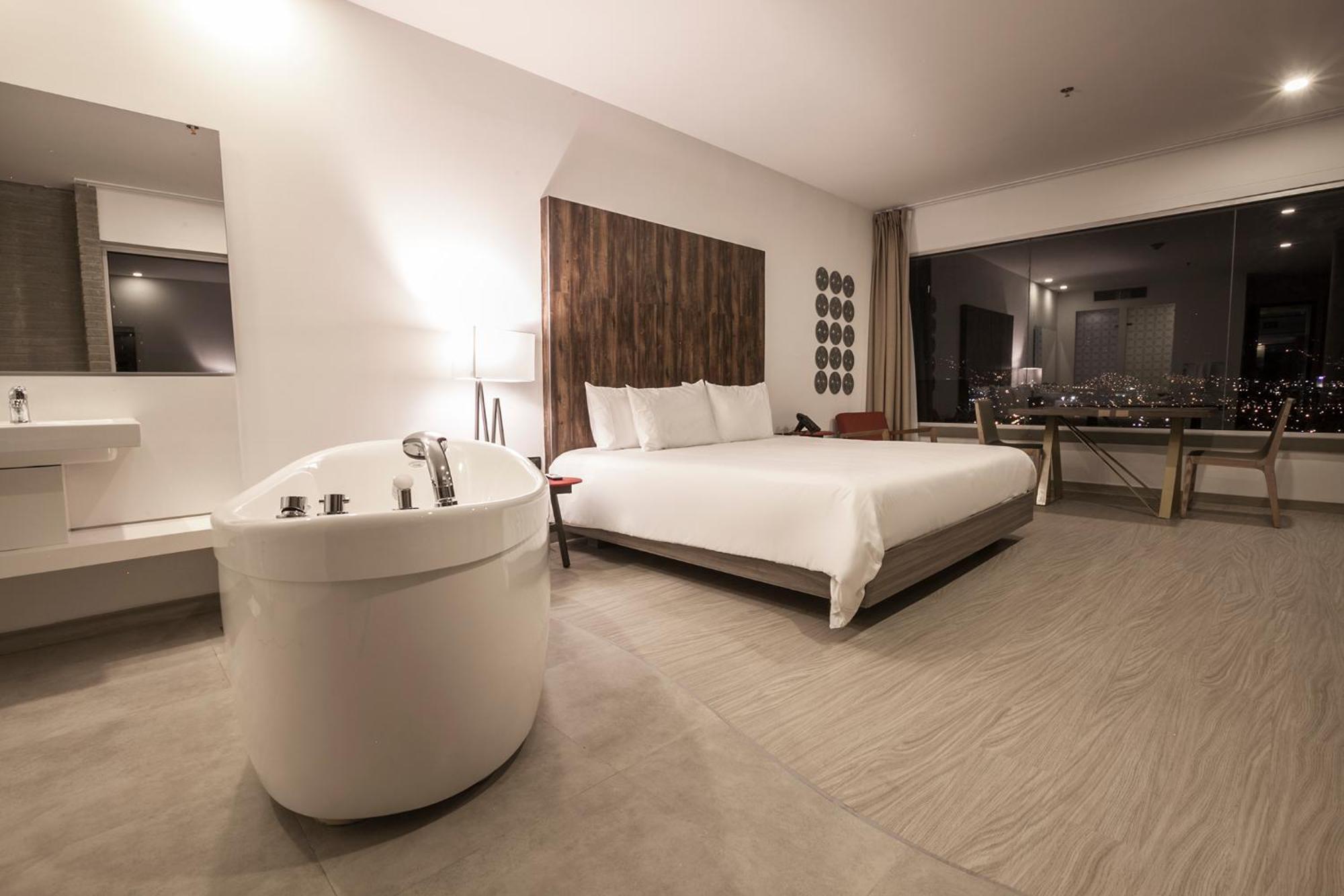 V Grand Hotel, A Member Of Radisson Individuals Medellin