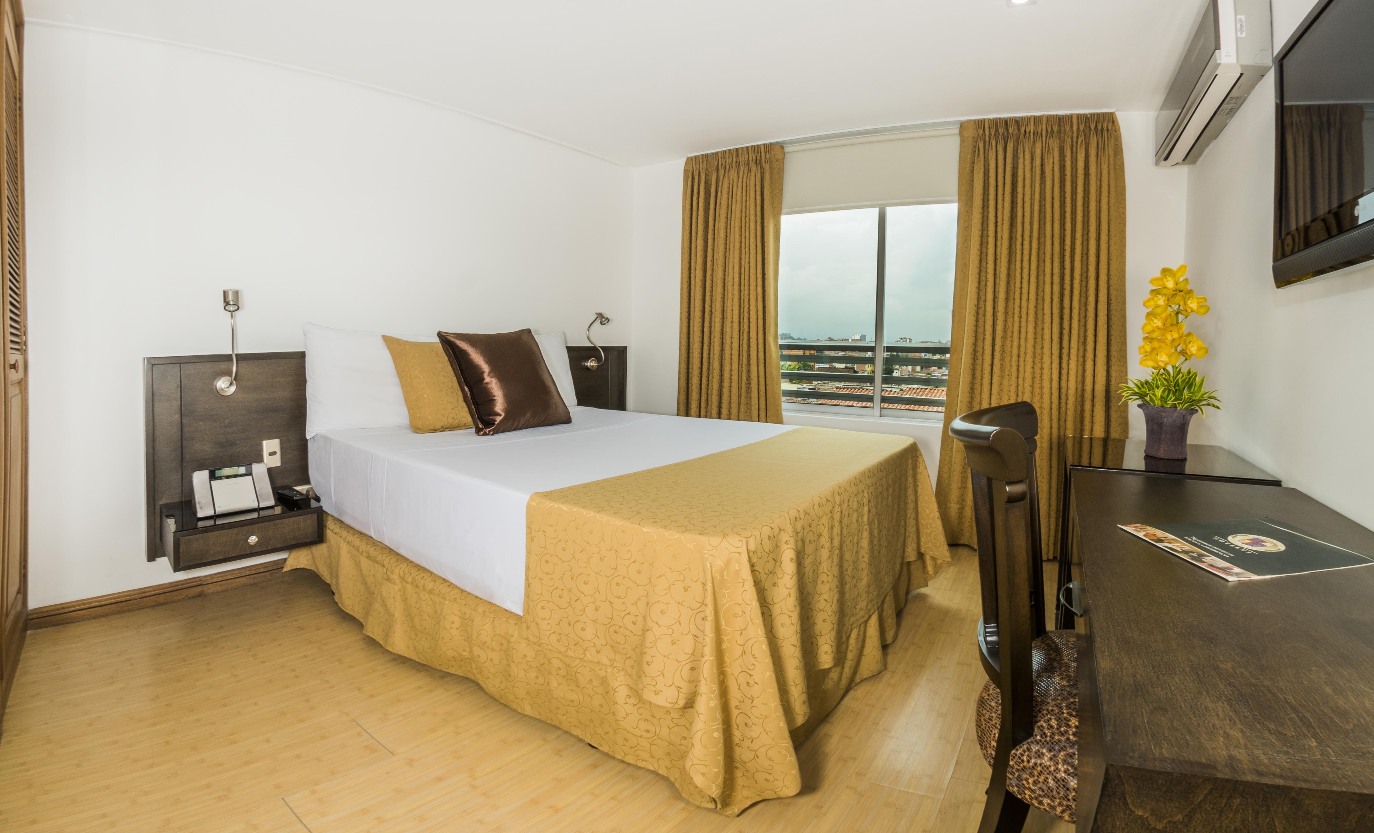 Egina 4* Medellín
