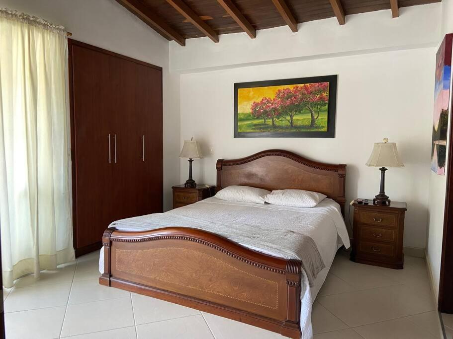 Hermoso Apartamento 3 Alcobas, 8 Huespedes * Medellin