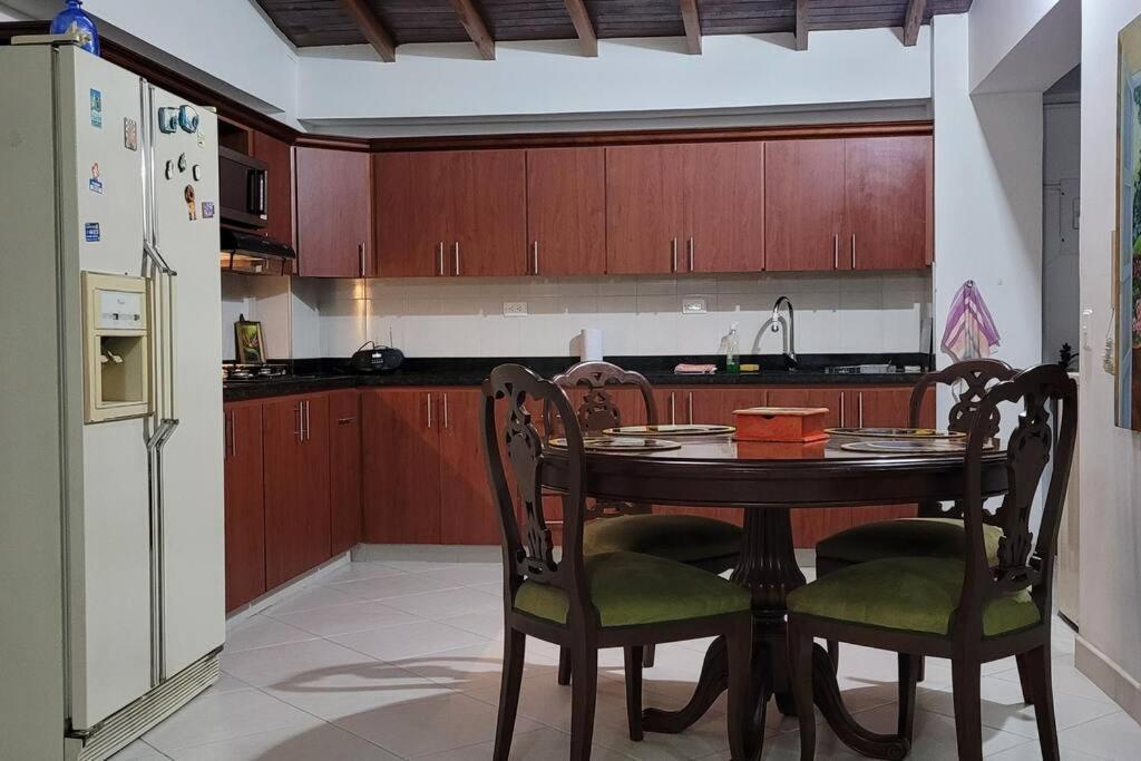 Hermoso Apartamento 3 Alcobas, 8 Huespedes