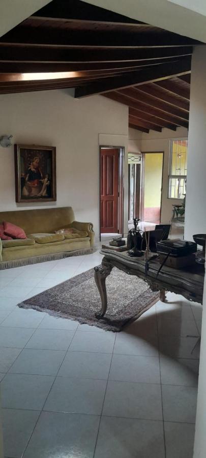 Homestay Alcobas Con Desayuno Incluido Bano Compartido