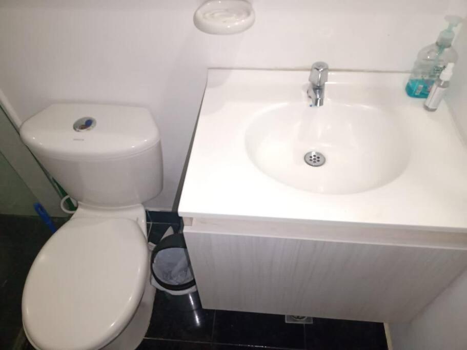 Hermoso Departamento Con Parqueadero Gratuito * Medellin