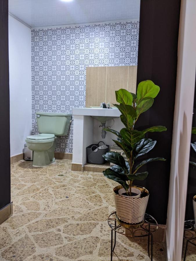 Habitacion Privada En El Poblado. Lo Mejor De Muy Cerca Hospedagem domiciliar Medellín