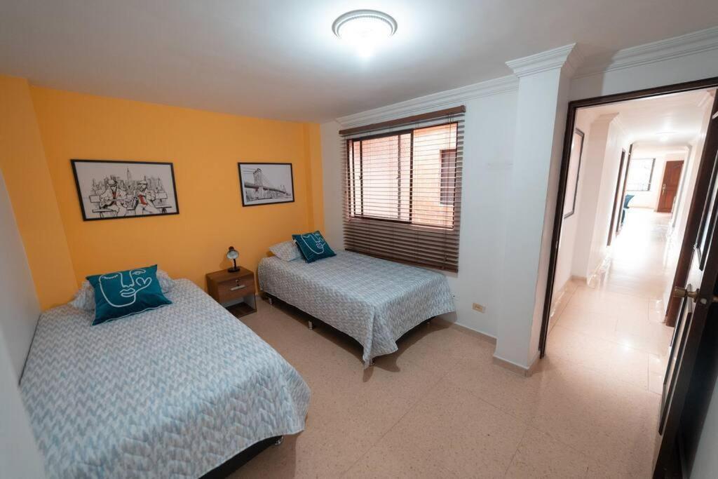 Apartamento Amoblado De 3 En Mlb301 *
