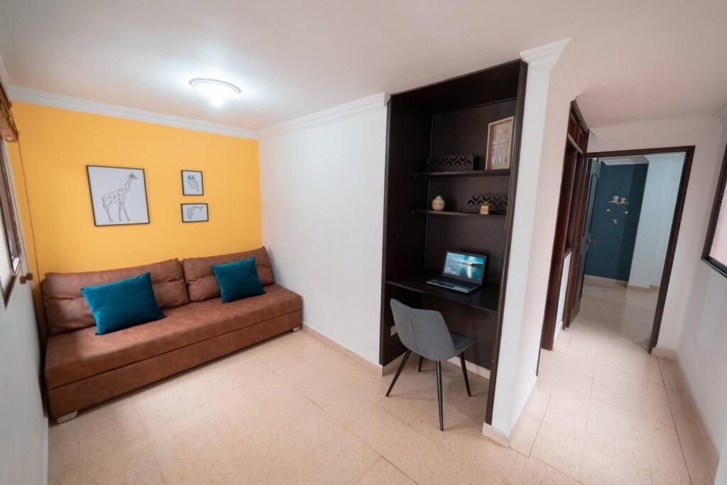 Apartment Apartamento Amoblado De 3 En Mlb301 *