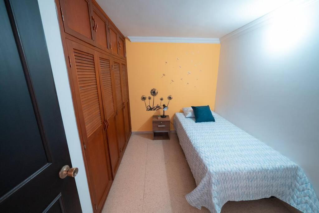Apartment Apartamento Amoblado De 3 En Mlb301