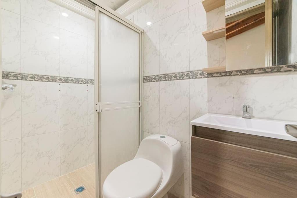Discover Urban Life In The Heart Of 202 Apartment *
