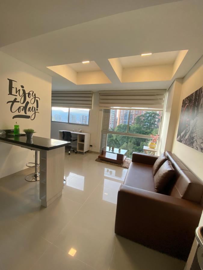 Apartasuite Moderna - En El Corazon Del Poblado Apartment