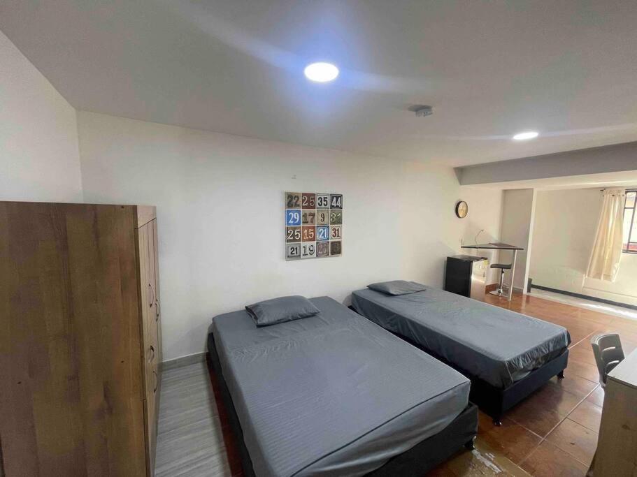 Apartamento De 2 Camas Al Lado De Unidad Deportiva De Belen Y A 10 Minutos De Plaza Mayor Apartment