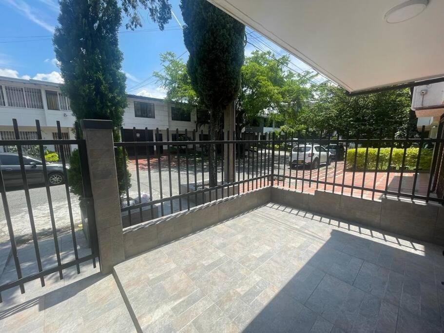 Apartamento De 2 Camas Al Lado De Unidad Deportiva De Belen Y A 10 Minutos De Plaza Mayor Apartment