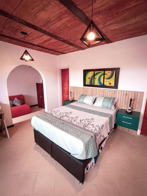 Amplio Duplex Con Terraza Privada. * Medellín