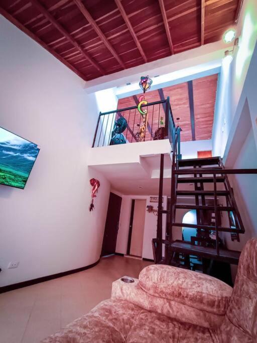 Amplio Duplex Con Terraza Privada. Apartamento *