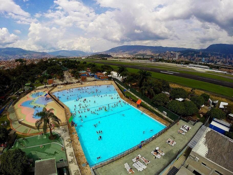 Casa Comoda, Cerca Parque Acuatico En Holiday home Medellin