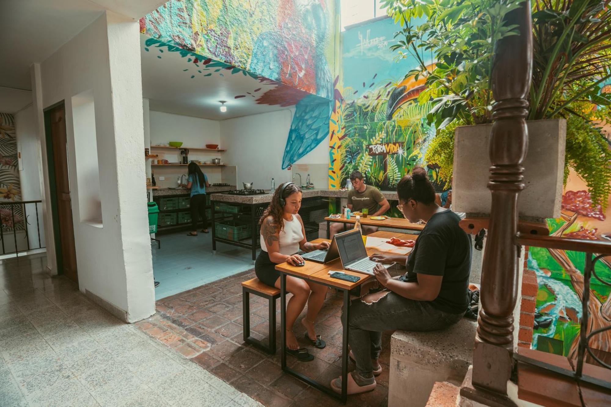 Pura Vida La 70 Medellin