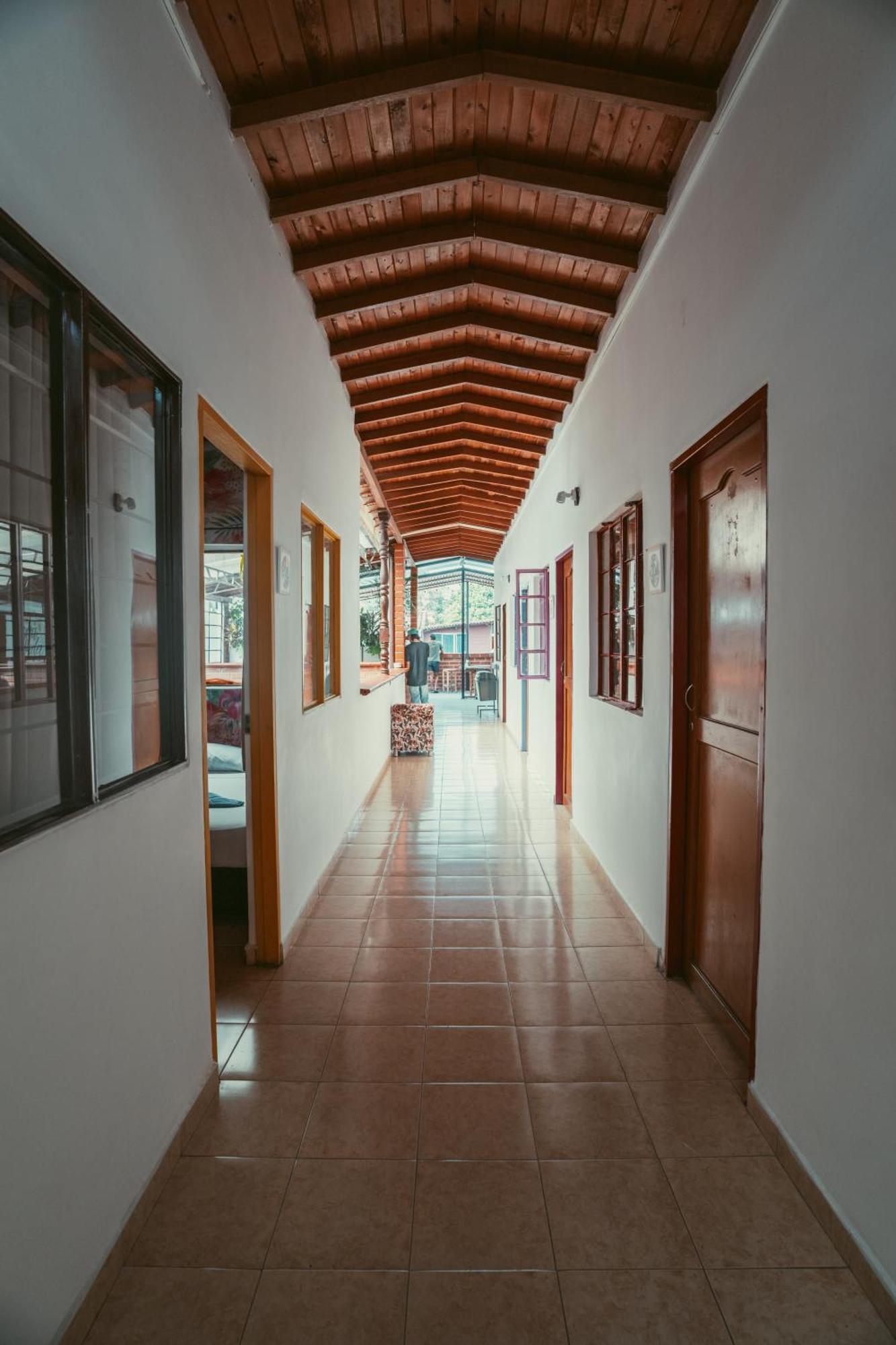 Pura Vida La 70 Guest house *