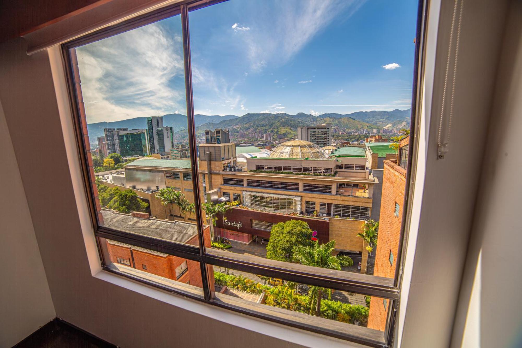 Apartment Floor W/balcony In El Poblado *