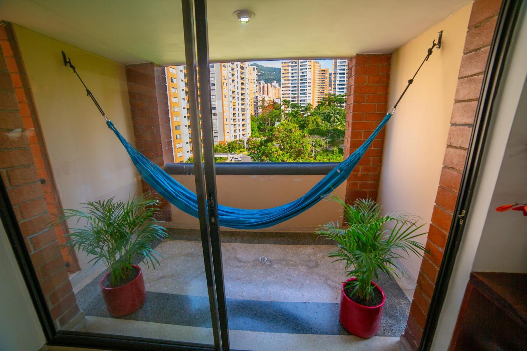 Floor W/balcony In El Poblado Apartment