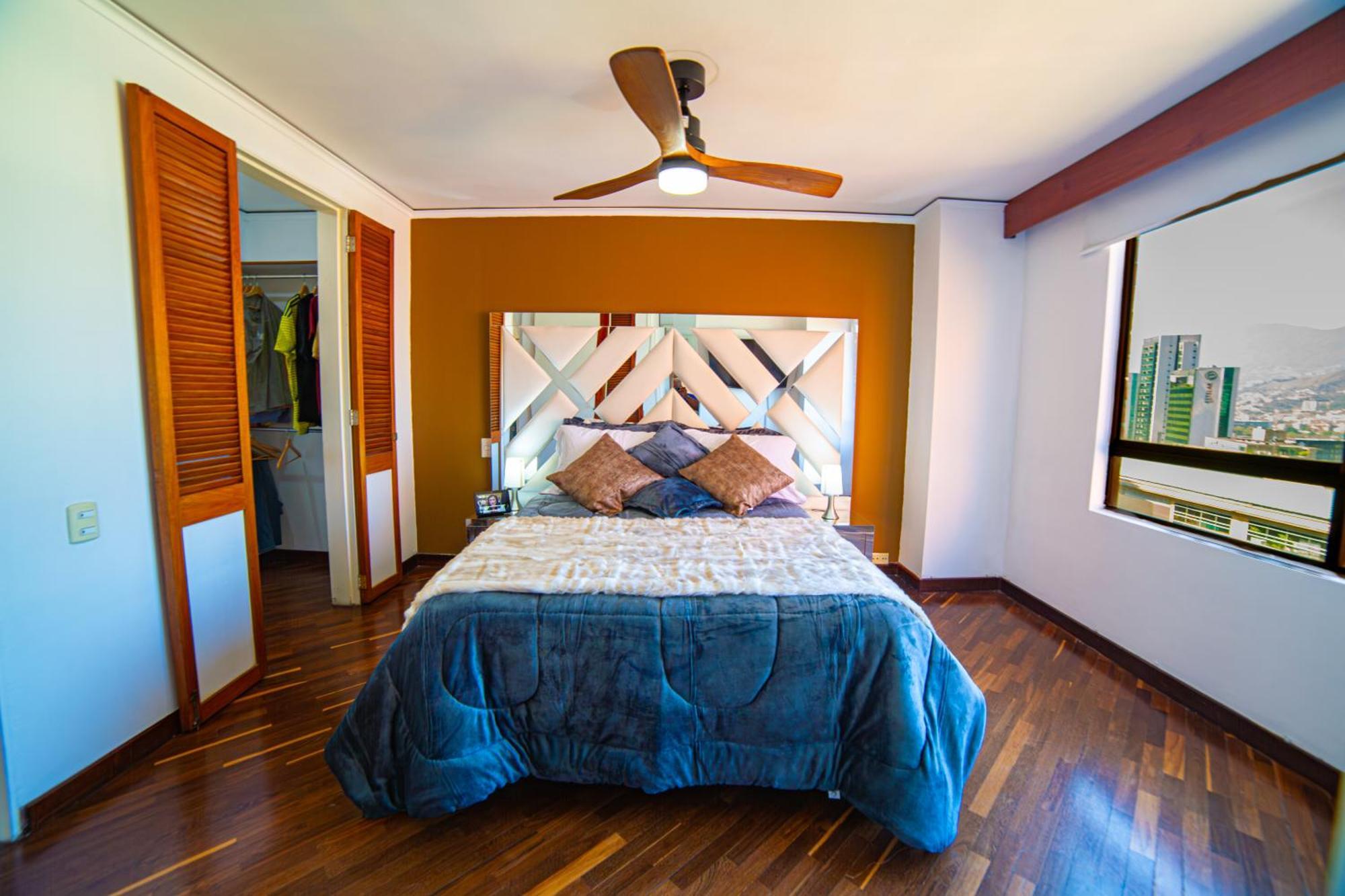 Apartment Floor W/balcony In El Poblado