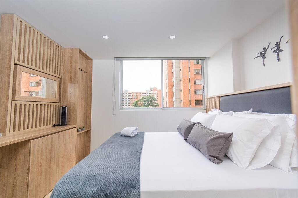 New! Homey Loft El Tesoro-fast Wifi Apartamento