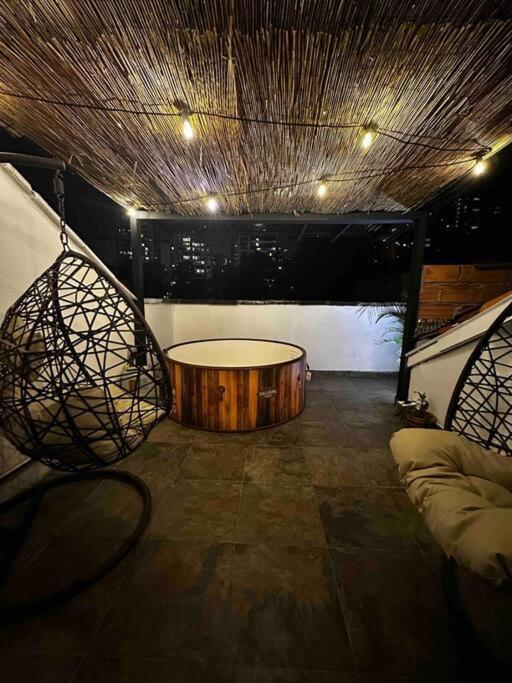 Penthouse W/ Jacuzzi In Lleras Park