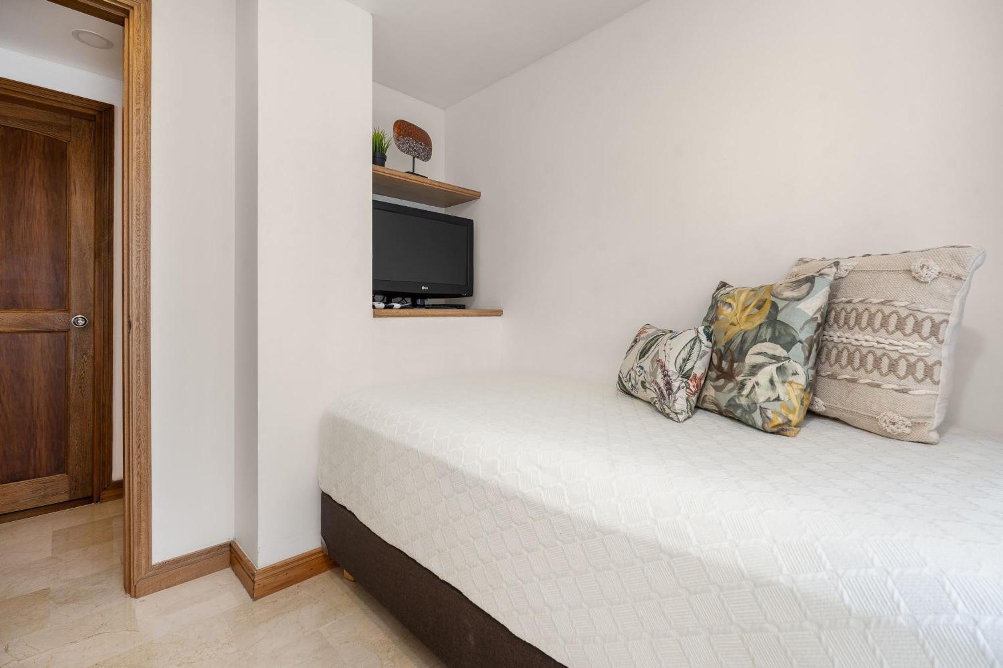 Aparthotel Alcazar De Oviedo By Ee Medellin