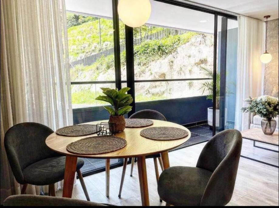 Remotecasa - El Poblado, 2 Bedrooms+office Apartment *