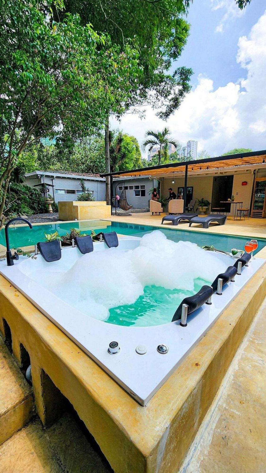 Luxury In Aguacatala Holiday home