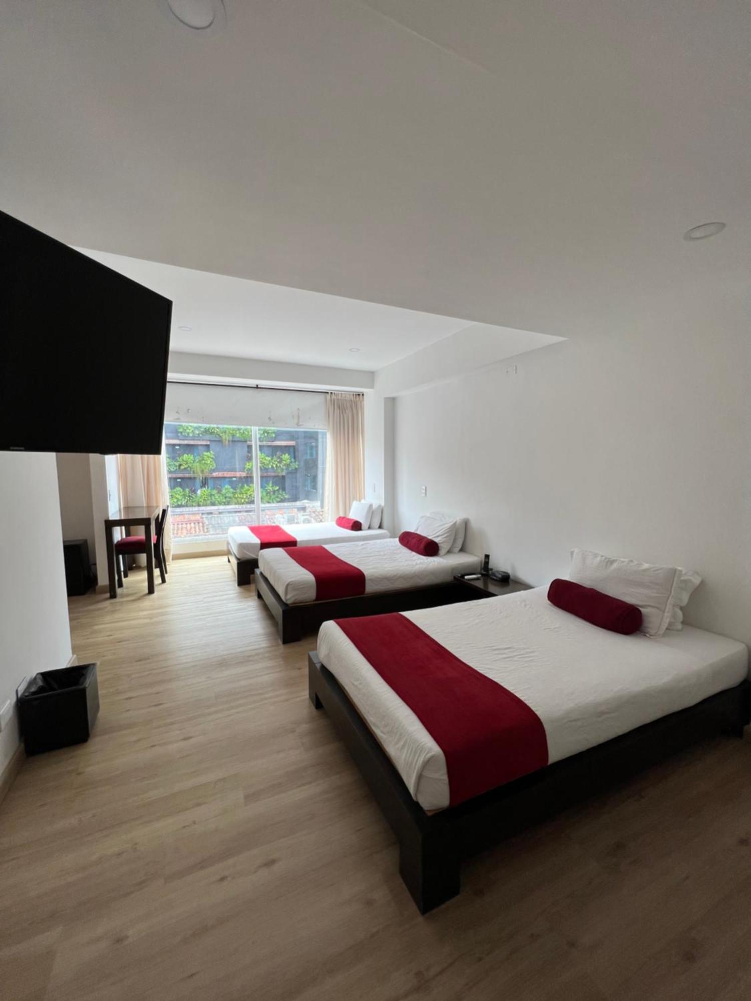 Florencia Plaza 4*