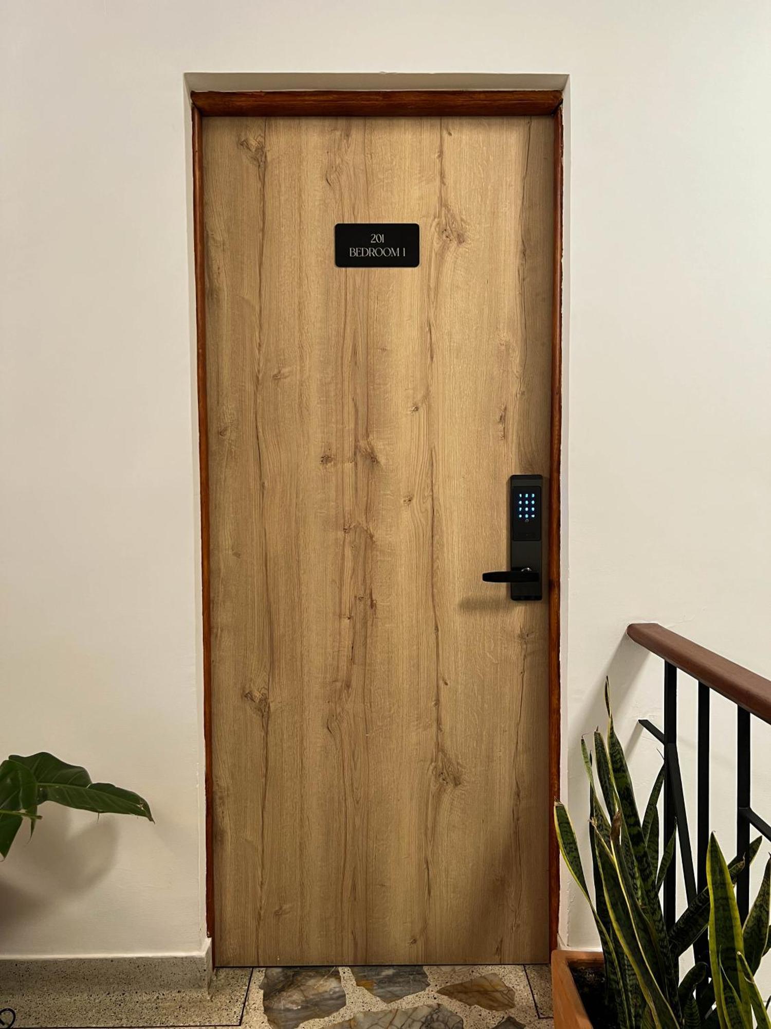 Apartment Serene Dreams, Your Private Unit Getaway *