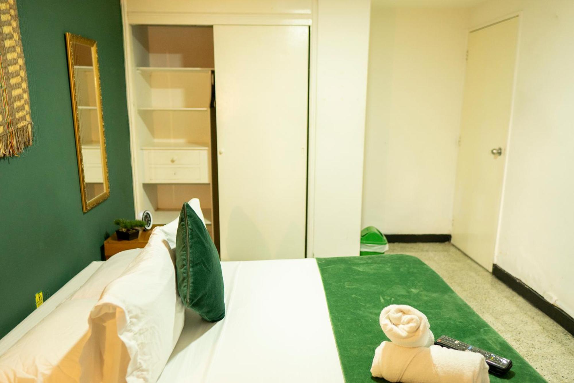 Africa House-casa Laureles-la70 Guest house