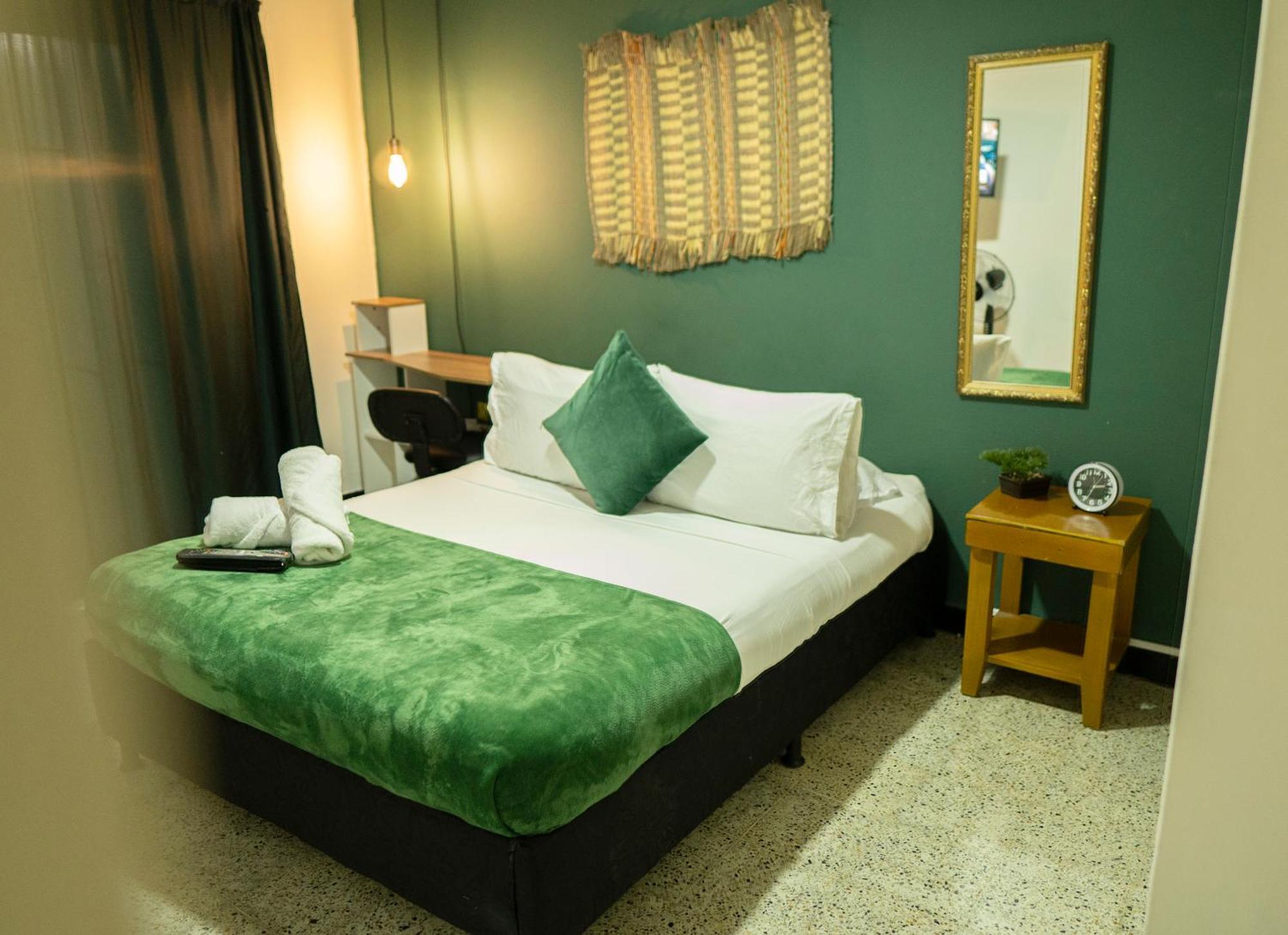 Guest house Africa House-casa Laureles-la70 3*