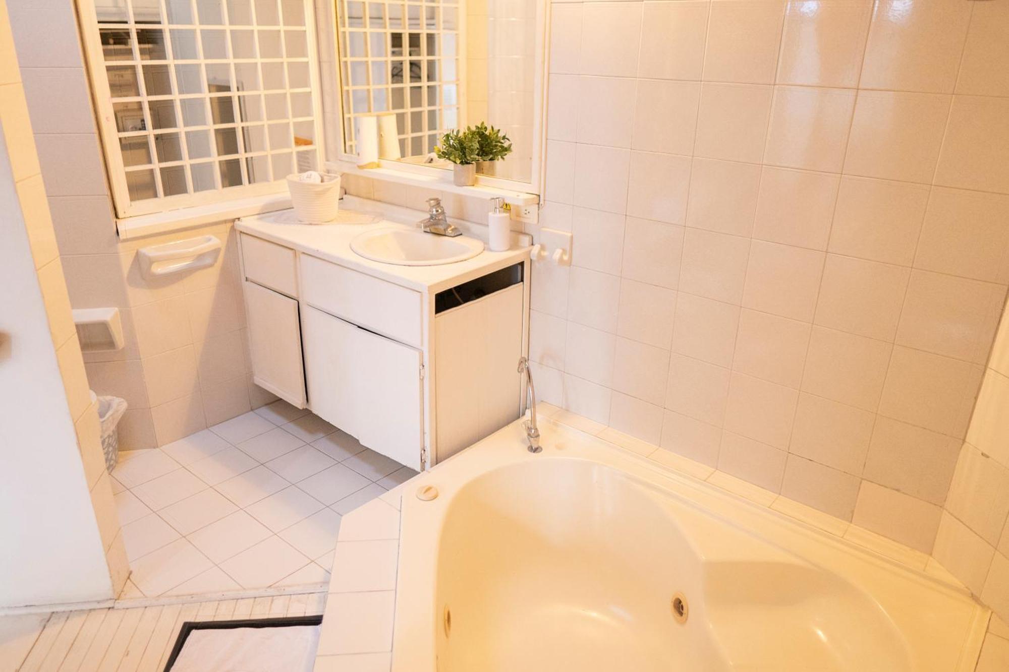 Africa House-casa Laureles-la70 Guest house Medellin