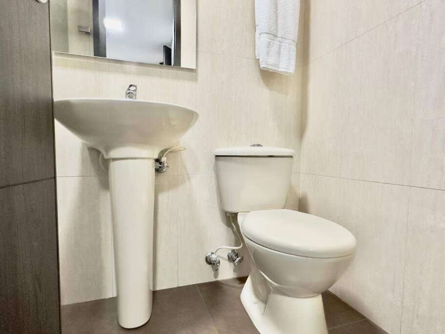 202 Family Haven In El Poblado: Spacious & Charming *