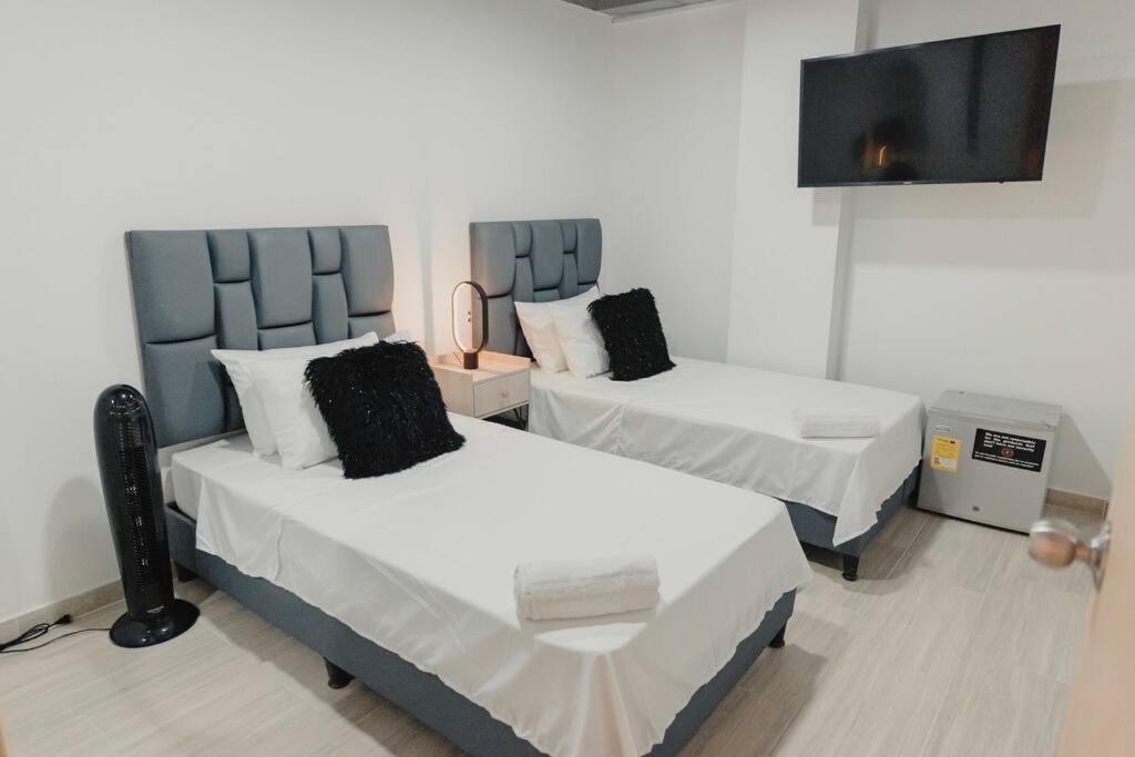 Laureles Industry Living 4br Apartment