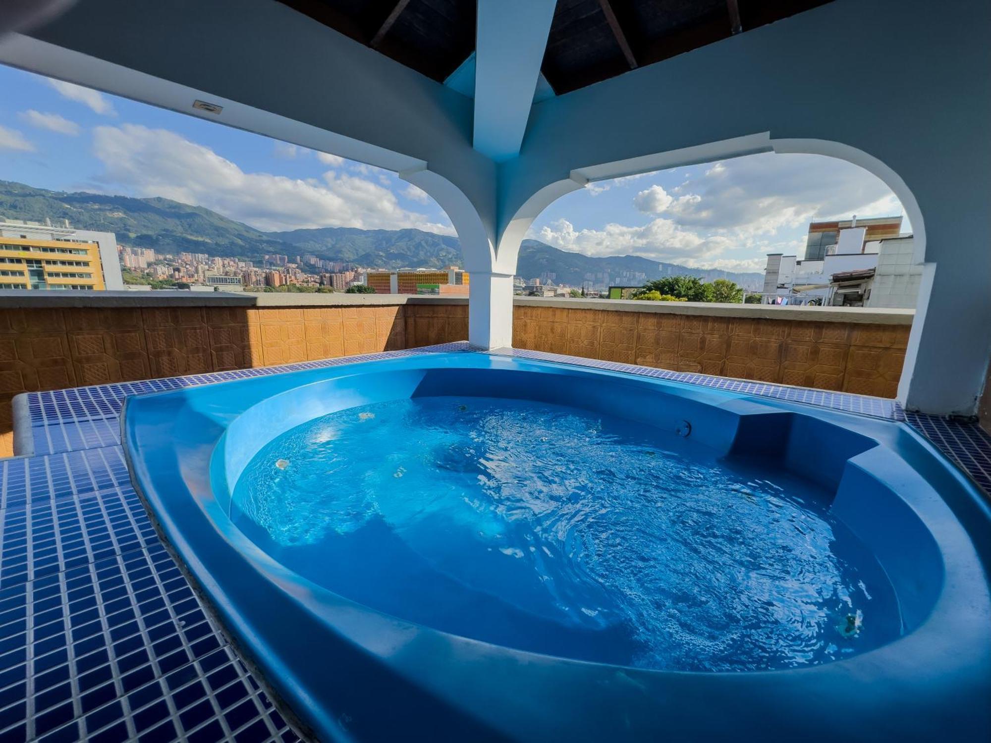 Alcaravan Medellin