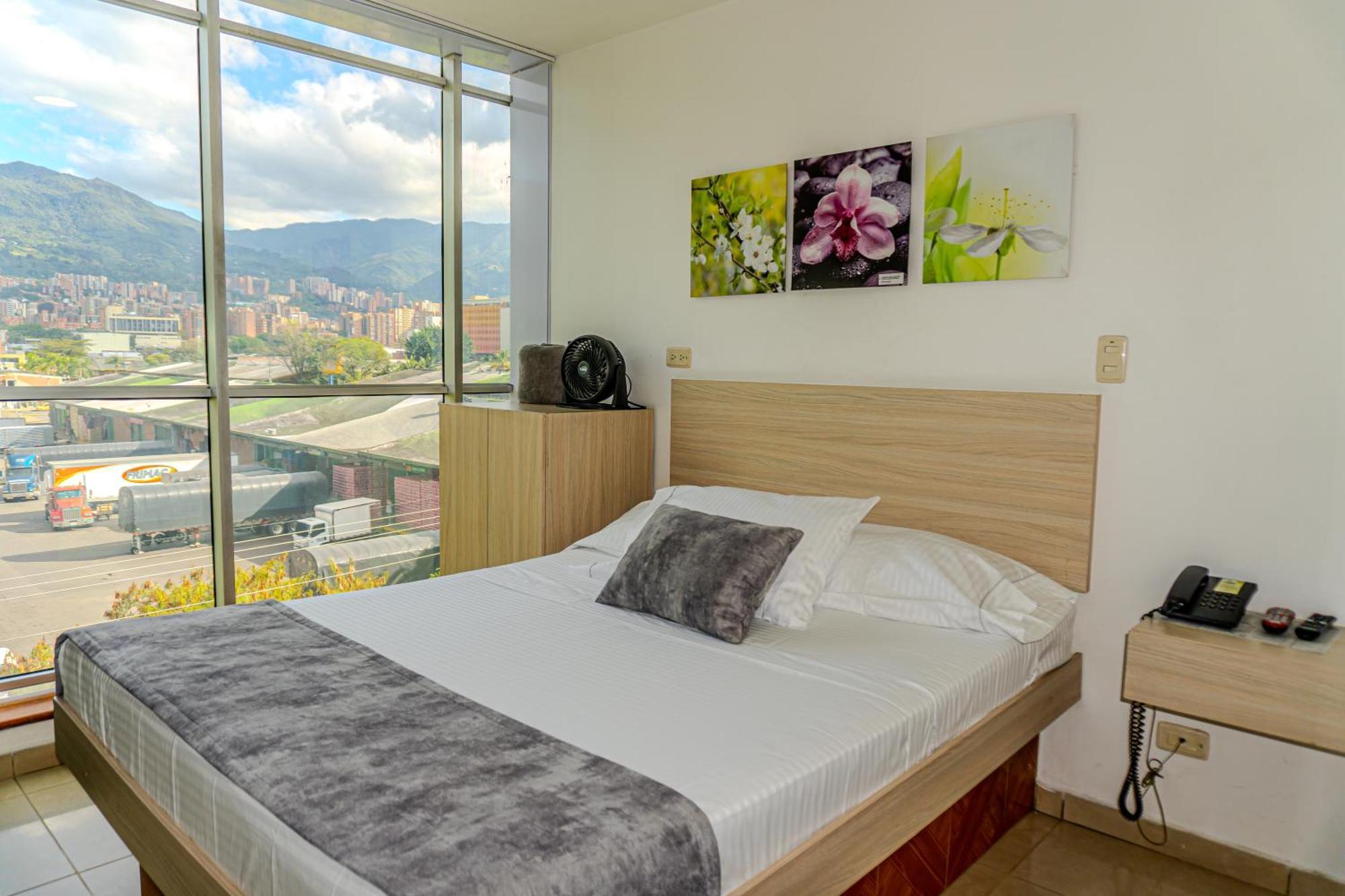 Hotel Alcaravan Medellin