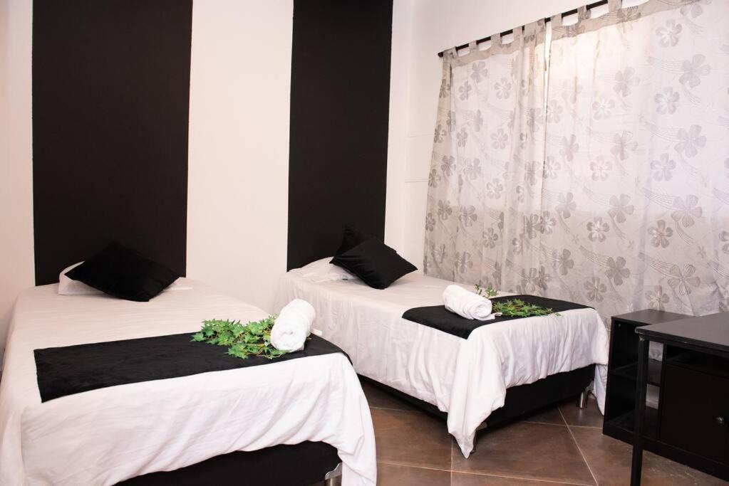 Pleasant House 20 People In Laureles Apartment Medellin