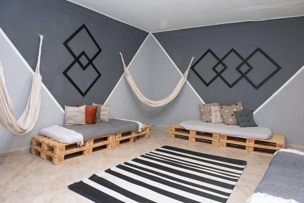 Pleasant House 20 People In Laureles Medellin