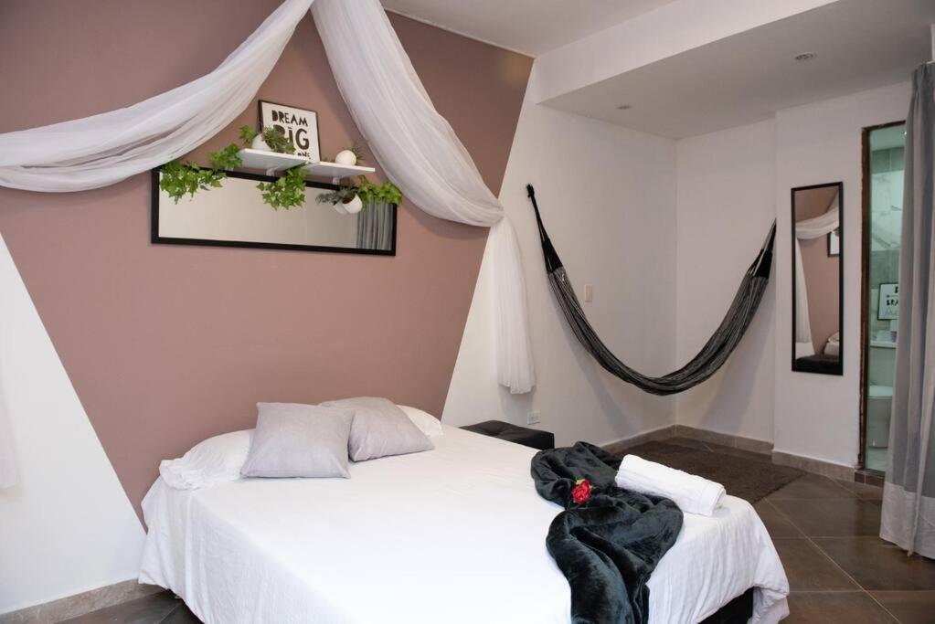 Apartment Pleasant House 20 People In Laureles *