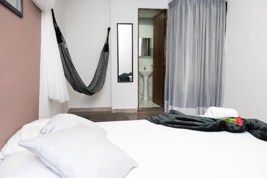 Apartment Pleasant House 20 People In Laureles Medellin