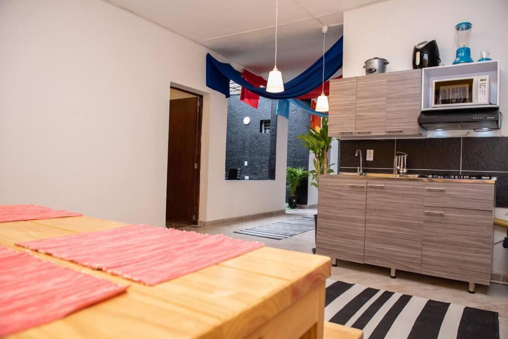 Apartment Pleasant House 20 People In Laureles *