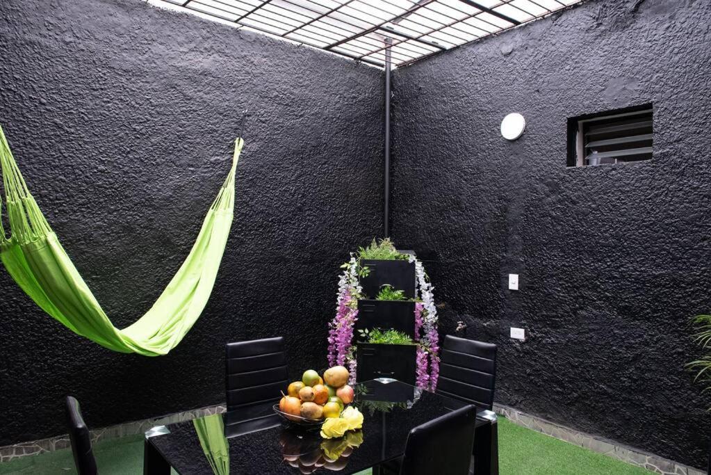 Pleasant House 20 People In Laureles Medellin