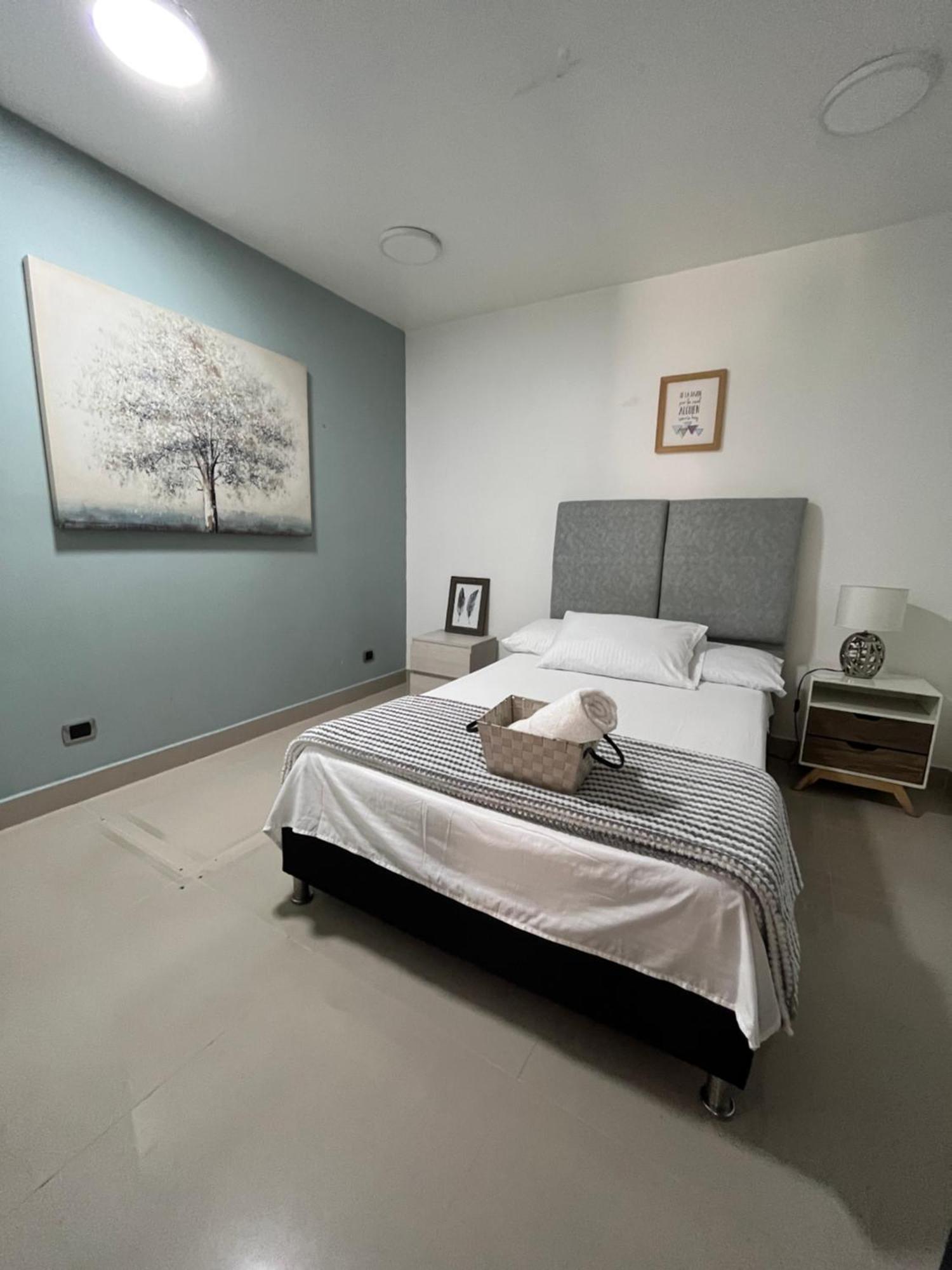 Acomodação com café da manhã  Easyhouse *