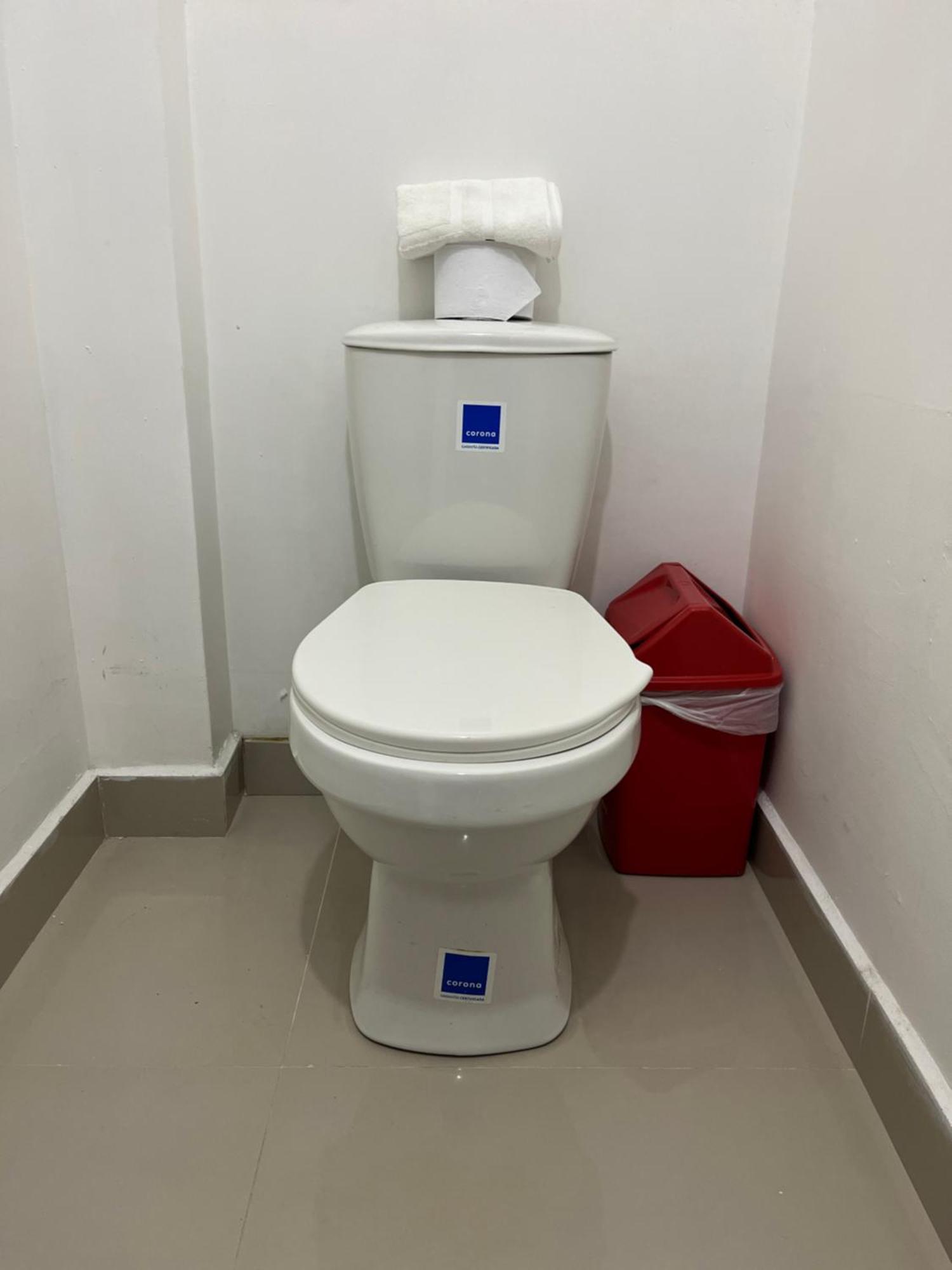 Acomodação com café da manhã  Easyhouse *