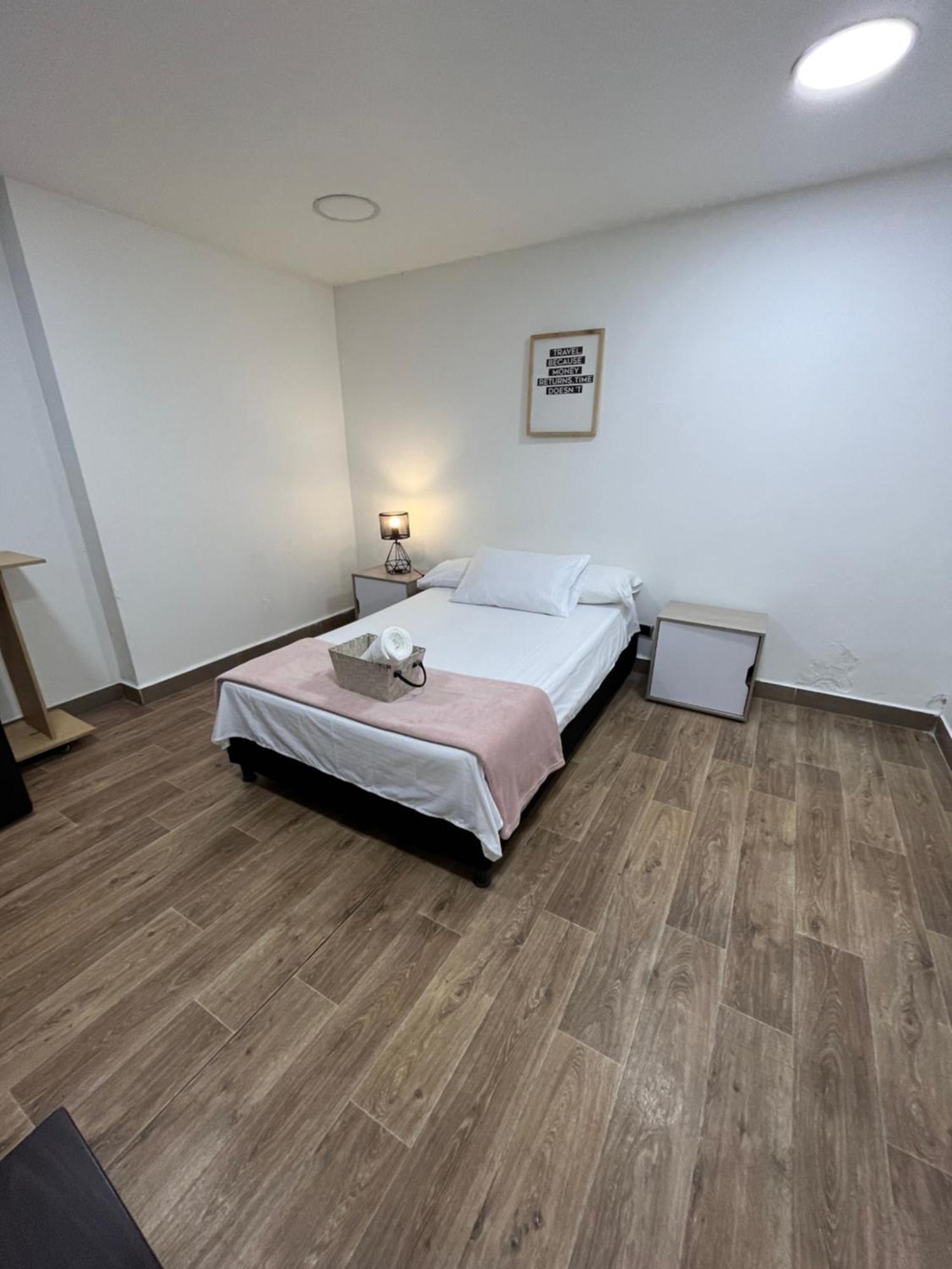 Acomodação com café da manhã  Easyhouse Medellín