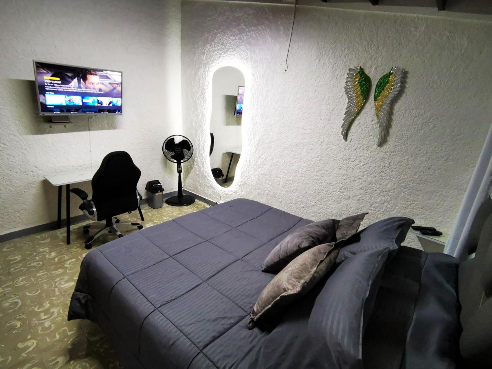 Casangel Hogar Familiar En Sector Exclusivo Cerca Al Aeropuerto Local Frente Al Poblado Holiday home Medellin