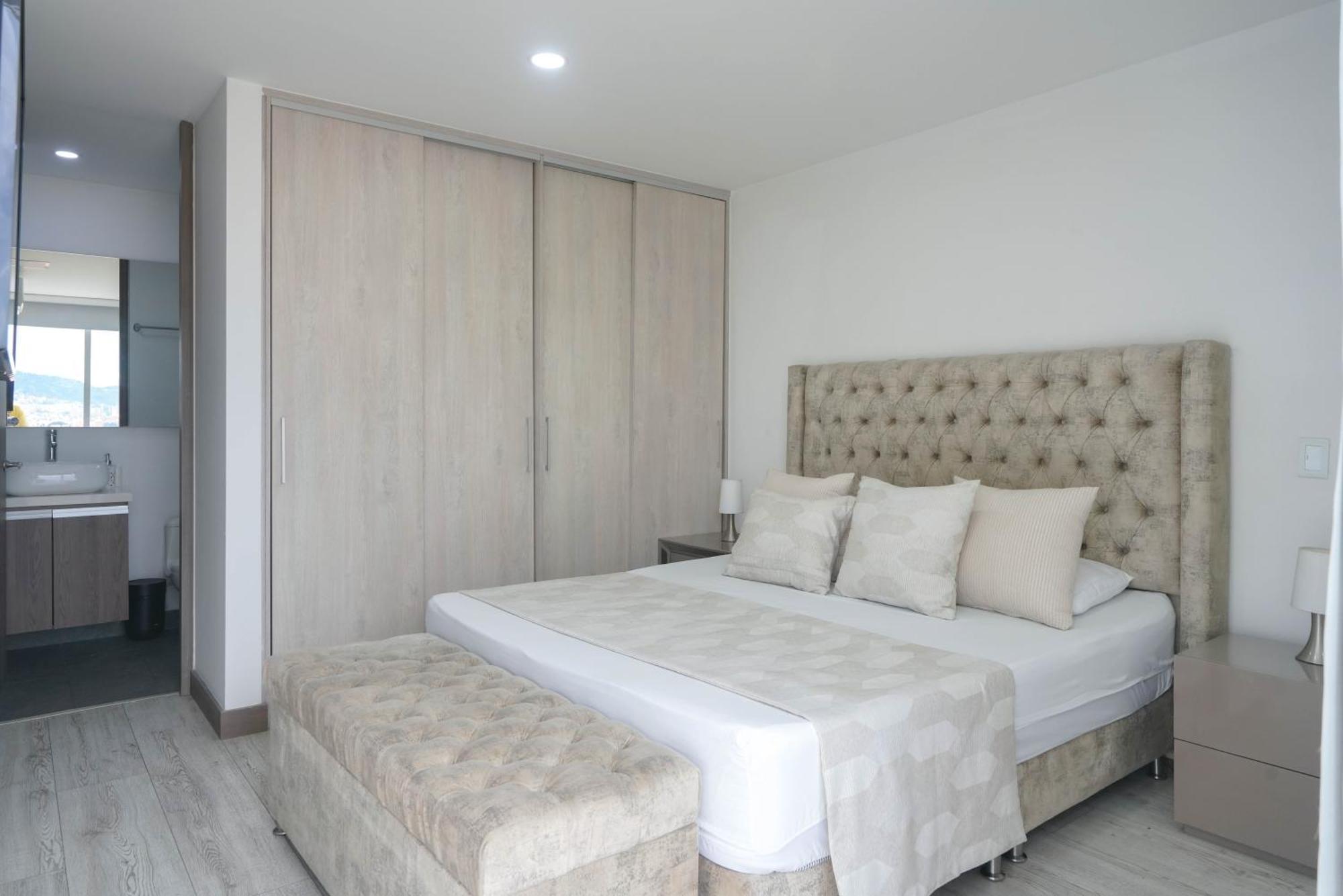 Torre Ginebra Apartment