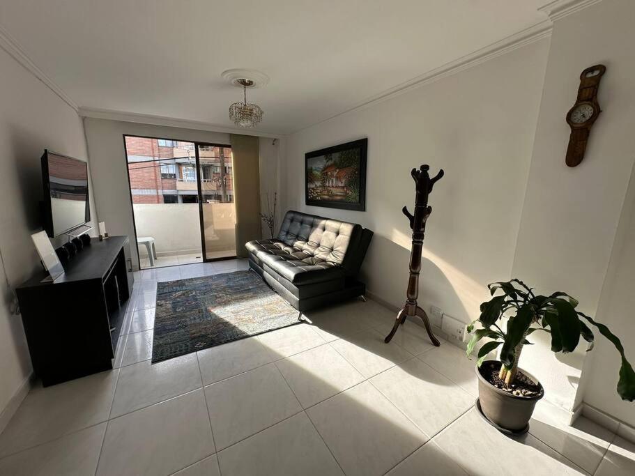 Apartamento 302 Edificio Atenas Apartment Medellin